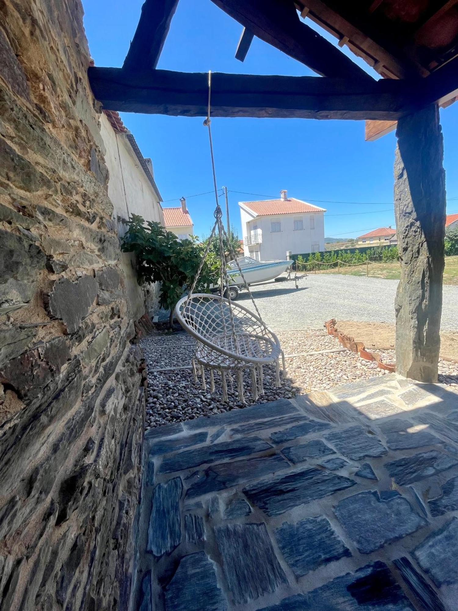 Turismo E Alojamento Dos Lagos Do Sabor - Piscina & Spa Meirinhos Exteriör bild