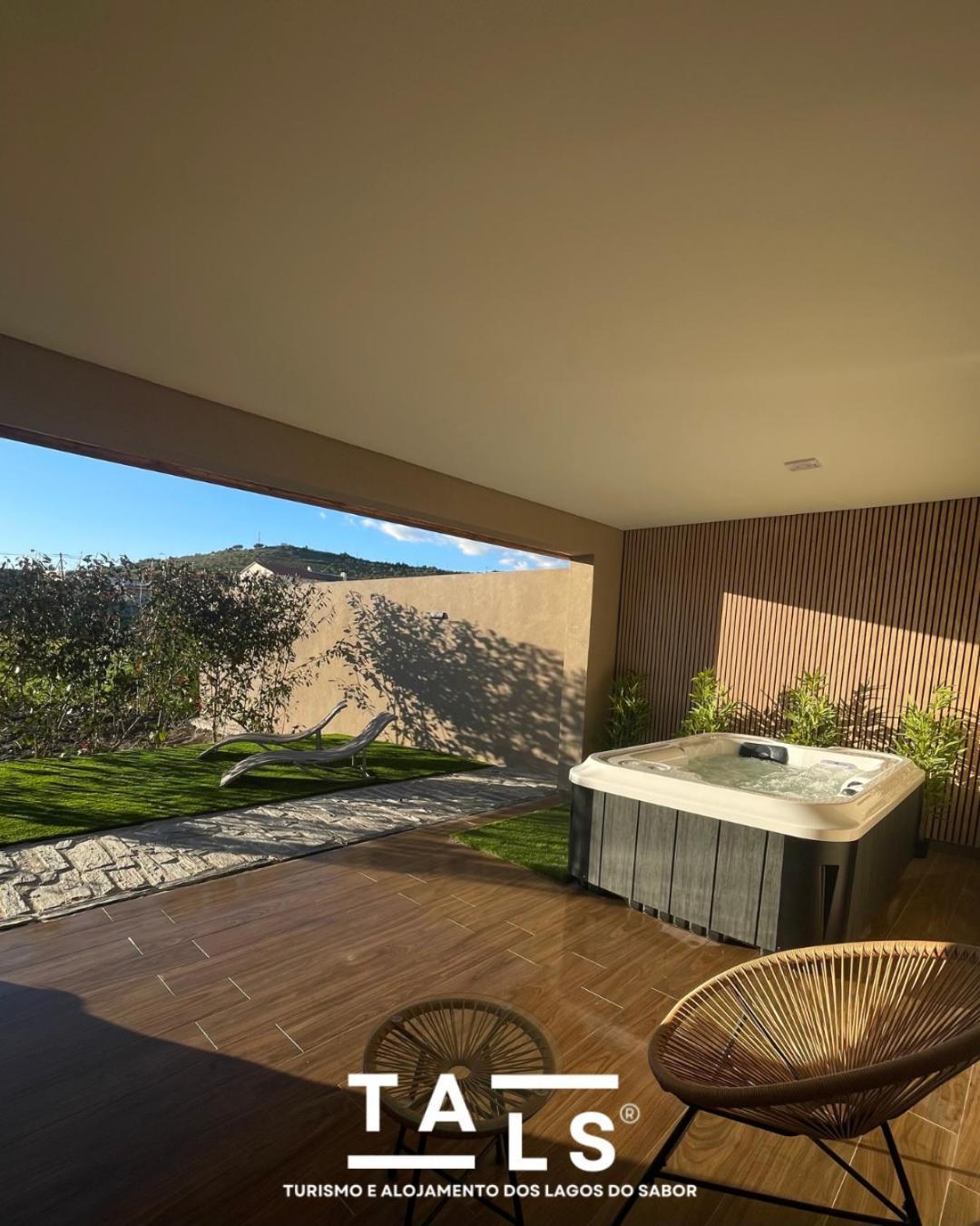 Turismo E Alojamento Dos Lagos Do Sabor - Piscina & Spa Meirinhos Exteriör bild